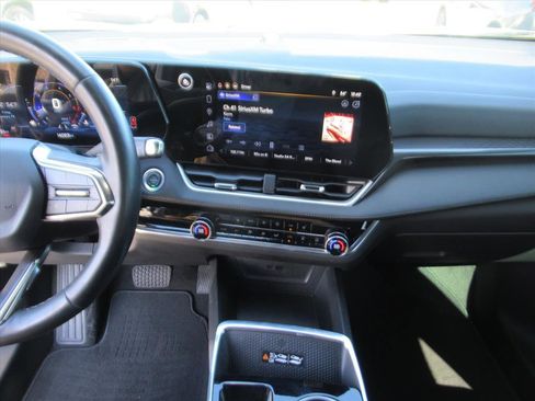 Used 2025 Chevrolet Equinox LT w/ Convenience Package II image 20