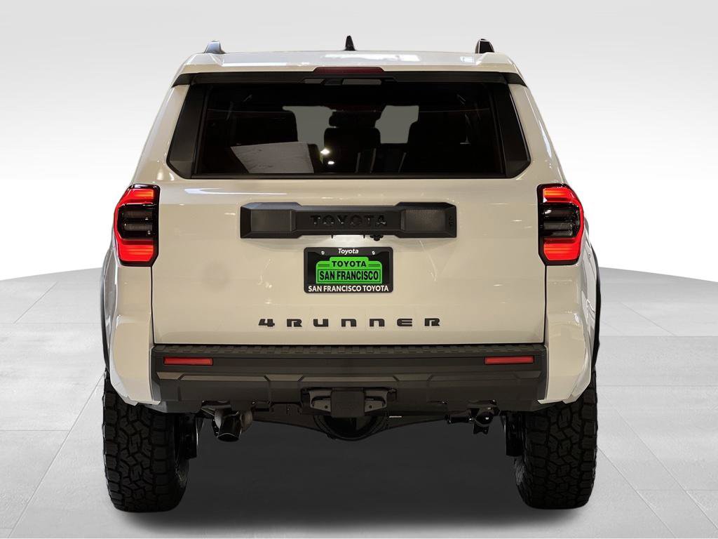 New 2026 Toyota 4Runner SR5 AWD/4WD image 4