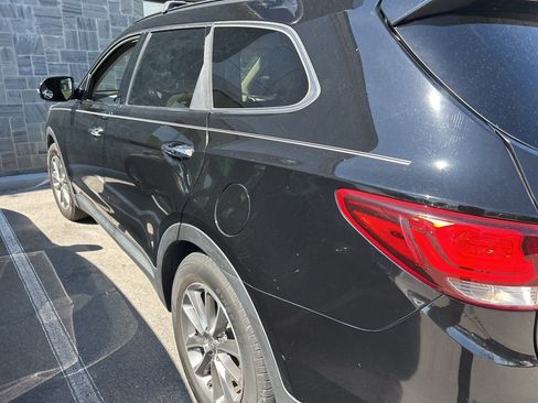 Used 2017 Hyundai Santa Fe Limited image 4