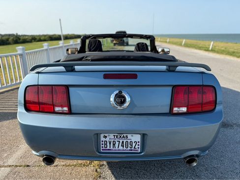 Used 2006 Ford Mustang GT RWD image 6