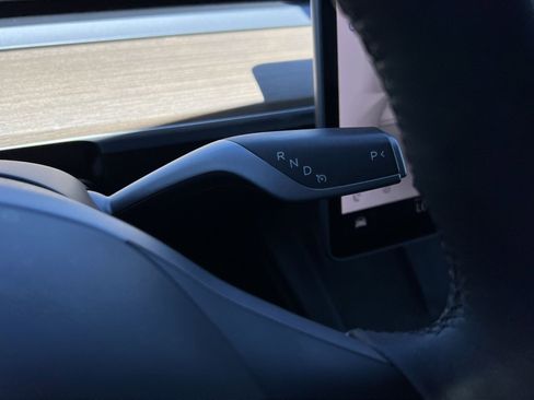 Used 2023 Tesla Model Y Long Range AWD/4WD image 23