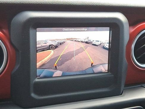 Certified 2021 Jeep Wrangler Unlimited Rubicon w/ Cold Weather Group AWD/4WD image 22