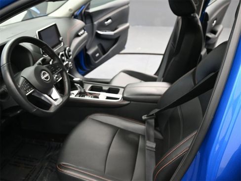 Used 2024 Nissan Sentra SR w/ SR Premium Package image 17