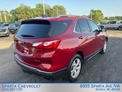 Used 2018 Chevrolet Equinox LT w/ Sun & Infotainment Package AWD/4WD image 3