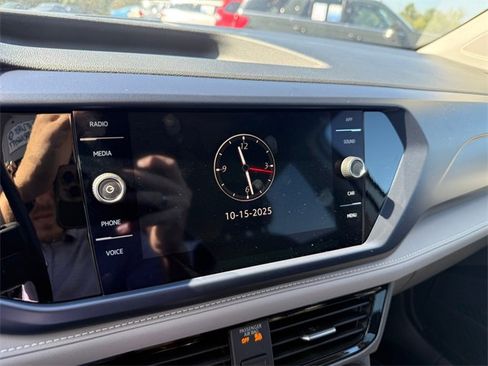 Used 2024 Volkswagen Taos SE image 12