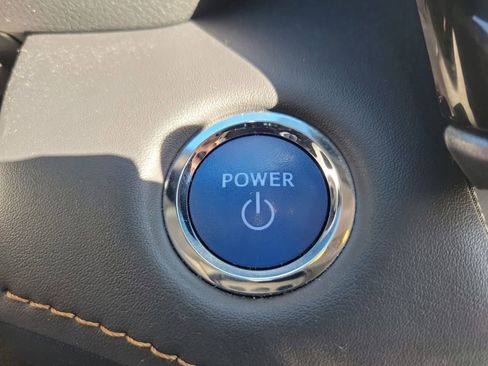 Used 2022 Toyota Highlander Bronze Edition image 32