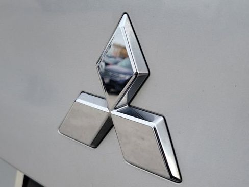 Used 2024 Mitsubishi Outlander SE image 6