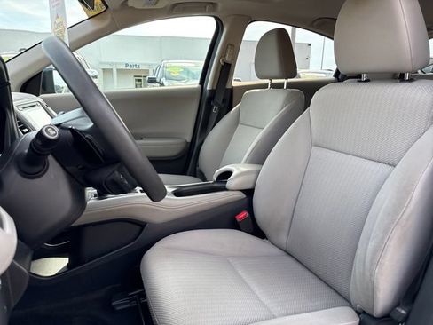 Used 2017 Honda HR-V EX image 12