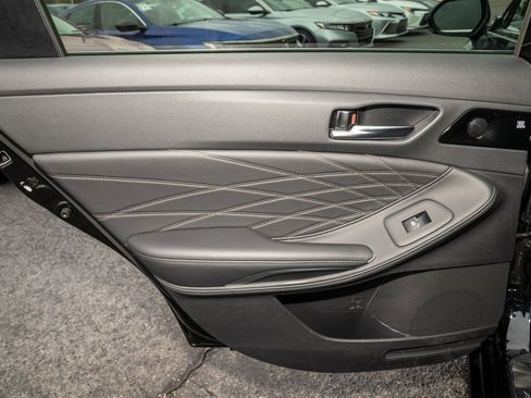 Used 2021 Toyota Avalon Limited w/ Advanced Safety Package image 10