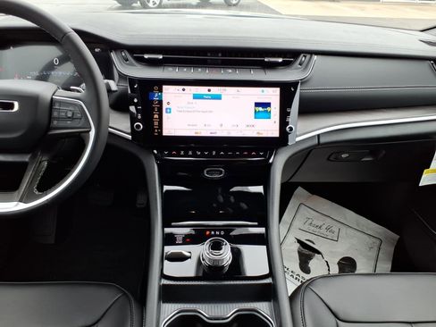 New 2026 Jeep Grand Cherokee L Limited AWD/4WD image 9