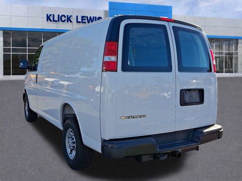 New 2025 Chevrolet Express 3500 w/ Driver Convenience Package RWD image 4