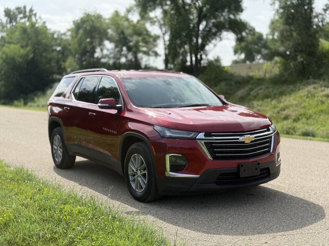 Used 2023 Chevrolet Traverse LT AWD/4WD image 4