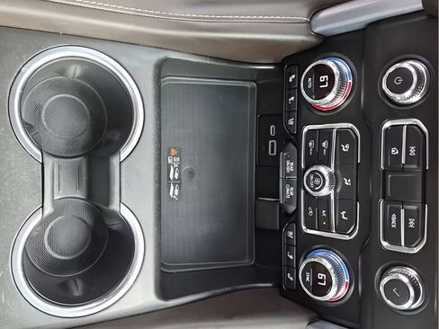 Used 2022 GMC Yukon XL SLT w/ SLT Premium Package image 40