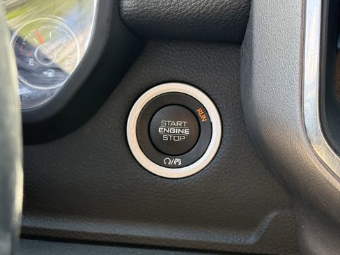 Used 2024 RAM 1500 Laramie image 25