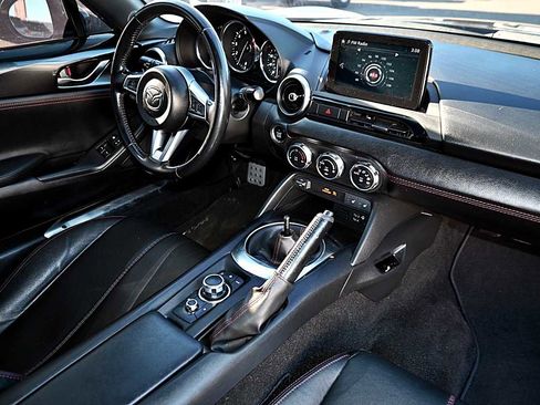Used 2018 MAZDA MX-5 Miata RF Grand Touring image 8