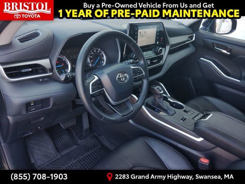 Used 2022 Toyota Highlander XLE AWD/4WD image 16