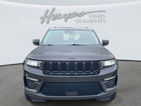 Used 2023 Jeep Grand Cherokee Limited w/ Black Appearance Package image 8