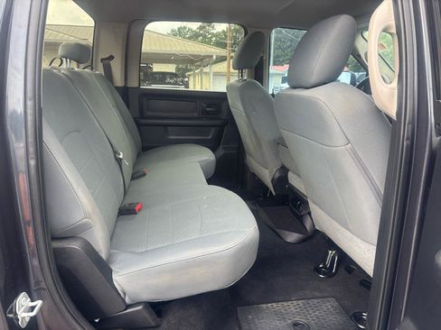 Used 2018 RAM 2500 Tradesman w/ Chrome Appearance Group AWD/4WD image 12