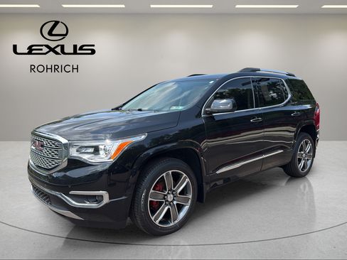 Used 2017 GMC Acadia Denali w/ Technology Package AWD/4WD image 1