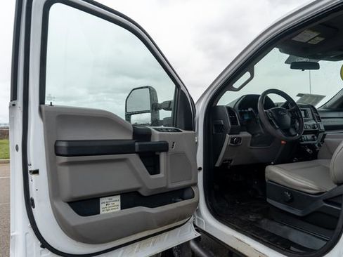 Used 2018 Ford F550 4x4 Crew Cab Super Duty image 19