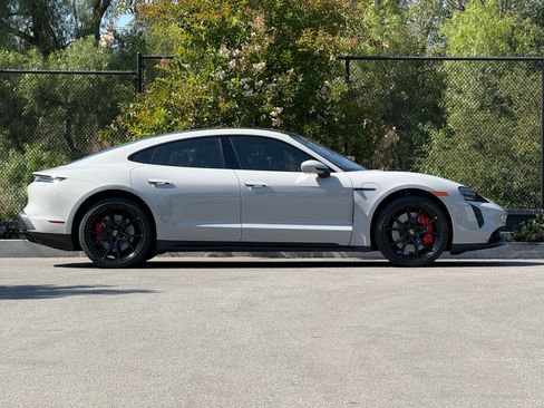 Certified 2022 Porsche Taycan GTS AWD/4WD image 8