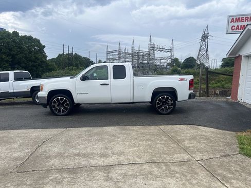 Used 2008 GMC Sierra 1500 SLE w/ Pro Grade Edition AWD/4WD image 5