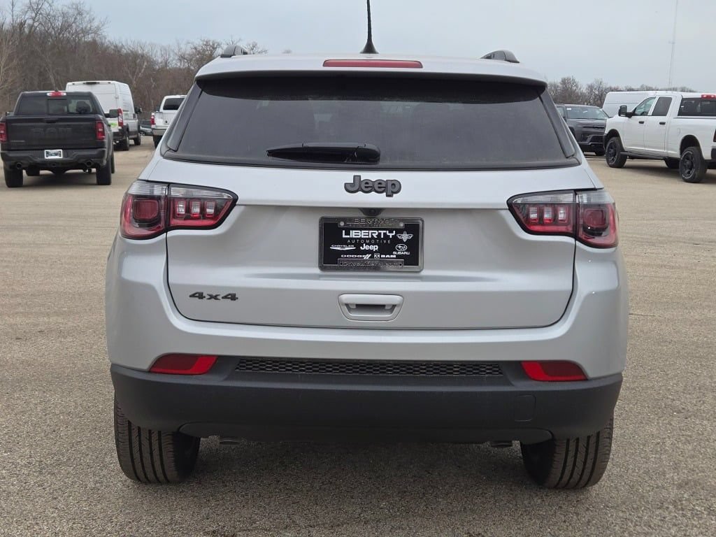 New 2026 Jeep Compass Latitude AWD/4WD image 16