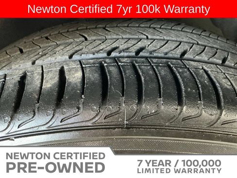 Used 2025 Nissan Altima 2.5 SV FWD image 41