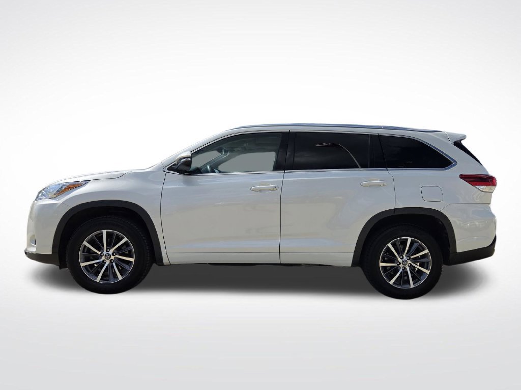 Used 2018 Toyota Highlander XLE FWD image 5
