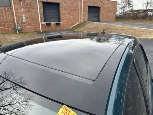 Used 2018 Volkswagen Golf S image 9