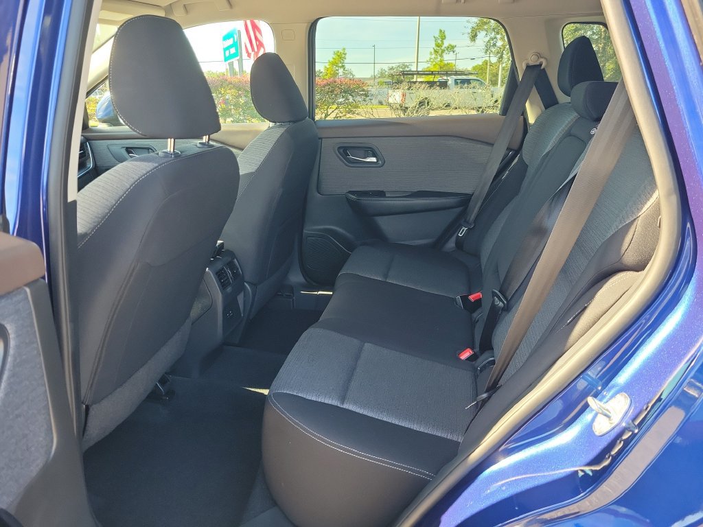 Certified 2023 Nissan Rogue SV FWD image 10