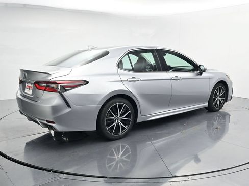 Used 2024 Toyota Camry SE FWD image 8