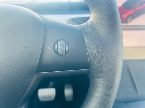 Used 2021 Tesla Model Y Performance image 25