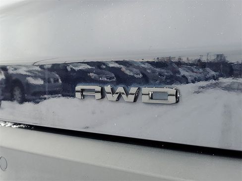 Used 2022 GMC Acadia SLE w/ Driver Convenience Package image 7