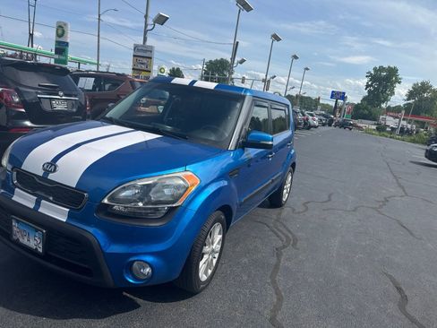 Used 2013 Kia Soul + w/ Audio Pkg FWD image 2