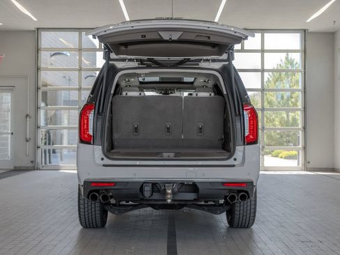 Used 2021 GMC Yukon Denali w/ Denali Premium Package AWD/4WD image 16