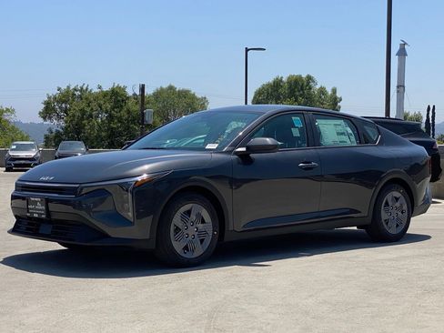 New 2026 Kia K4 FWD image 7