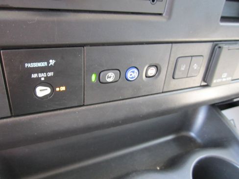 Used 2025 GMC Savana 3500 LT w/ LT Preferred Equipment Group RWD image 16