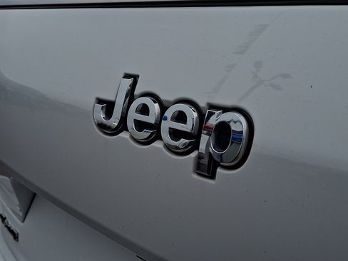 Used 2023 Jeep Grand Cherokee L Limited image 31