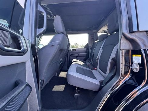 Used 2023 Ford Bronco Big Bend w/ Sasquatch Package image 16