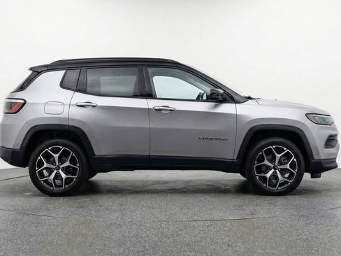 Used 2025 Jeep Compass Limited AWD/4WD image 11