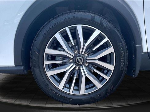 Used 2023 Nissan Kicks SV FWD image 11