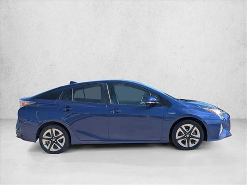 Used 2017 Toyota Prius Three Touring image 4