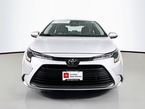 Certified 2025 Toyota Corolla LE FWD image 2