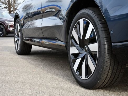 Used 2025 Volvo EX90 Ultra image 9