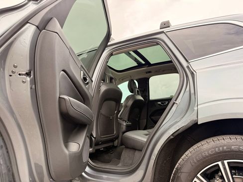Used 2018 Volvo XC60 T5 Inscription w/ Convenience Package AWD/4WD image 19