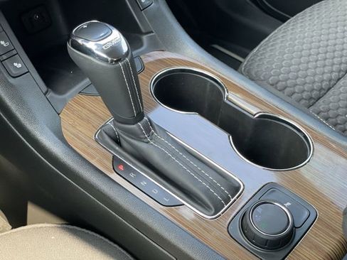 Used 2019 GMC Acadia SLE w/ Driver Alert Package I image 15