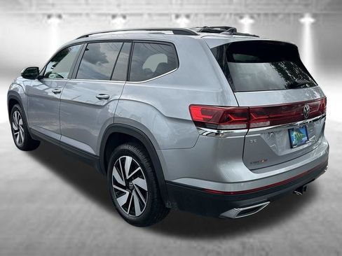 Used 2024 Volkswagen Atlas SE AWD/4WD image 7