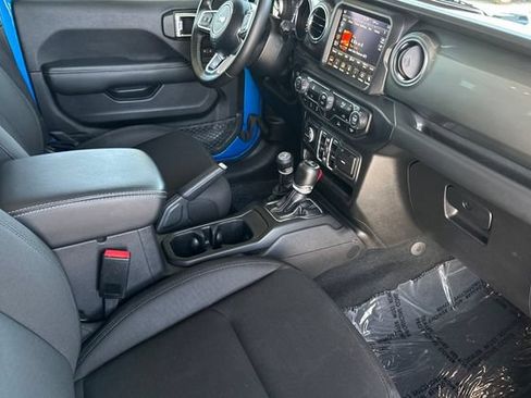 Certified 2022 Jeep Wrangler Unlimited Sahara AWD/4WD image 19