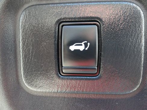 Used 2019 Nissan Pathfinder SL image 15